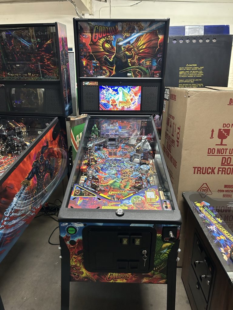 Godzilla Premium Pinball Machine | Pinball Game Manufactured by Stern ...